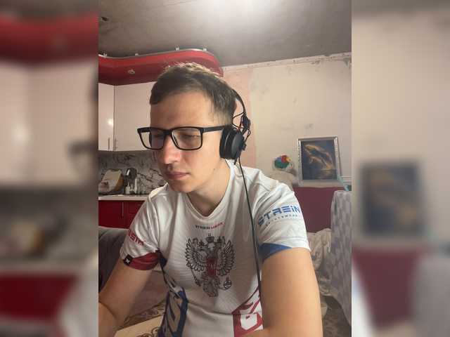 LoveMarkusik live cam preview