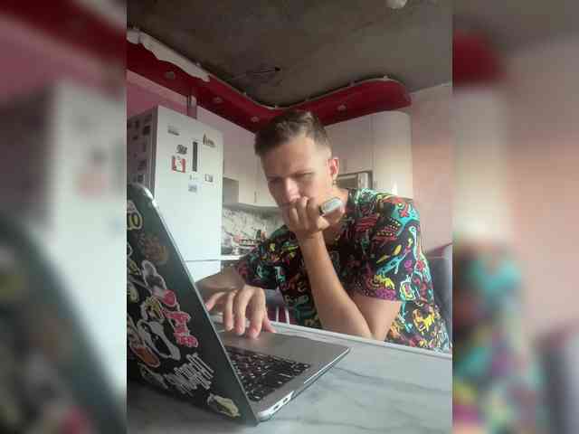 LoveMarkusik Sex Cam Show