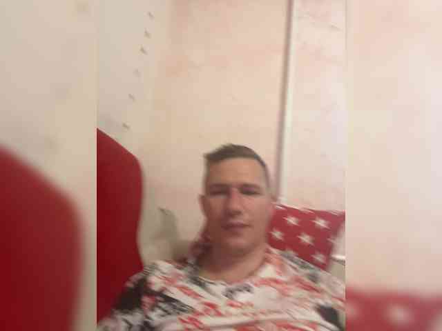 LoveMarkusik Sex Cam Show