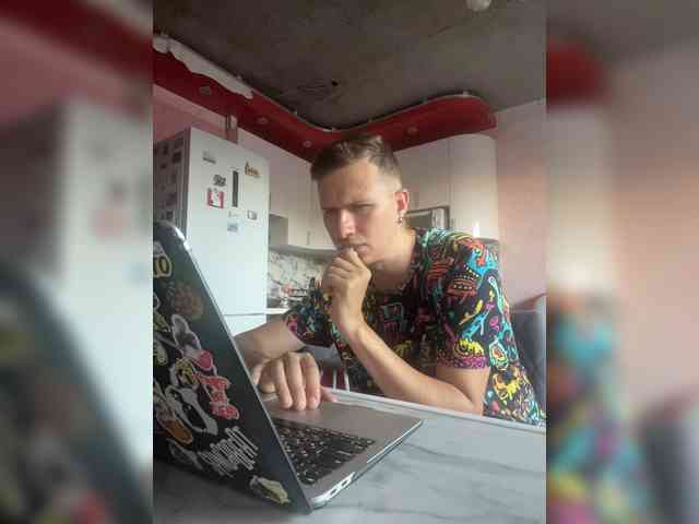 LoveMarkusik Sex Cam Show