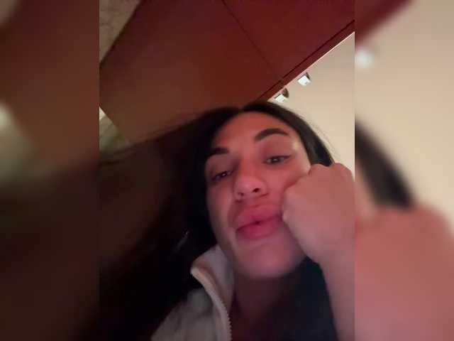 AsyaSamka's BongaCams show and profile