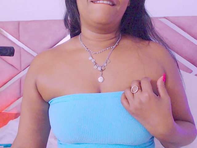 NiaPratt's BongaCams show and profile