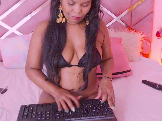 NiaPratt live cam on BongaCams
