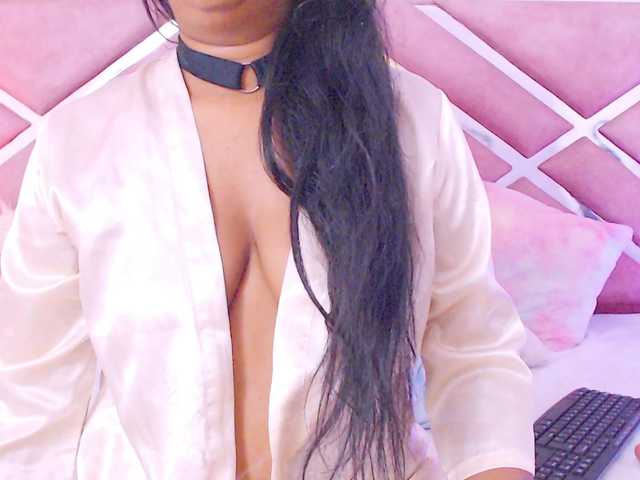 NiaPratt's BongaCams show and profile