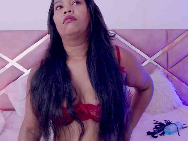 NiaPratt webcam