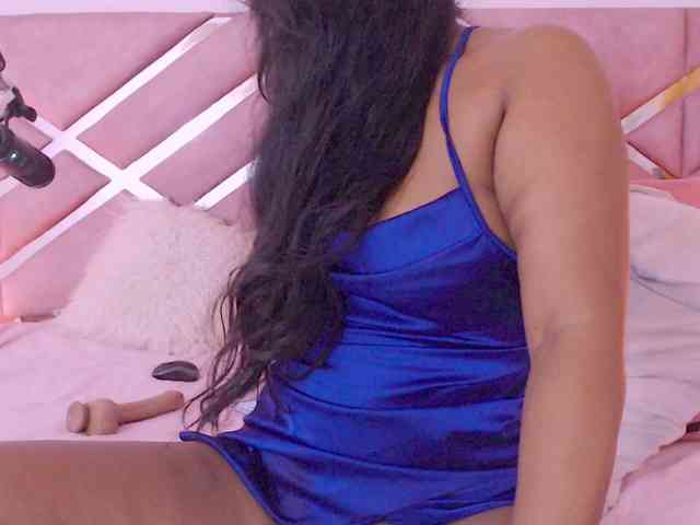 NiaPratt webcam