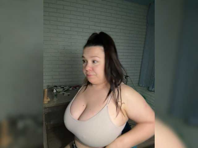 -BuSiNkA live cam on BongaCams