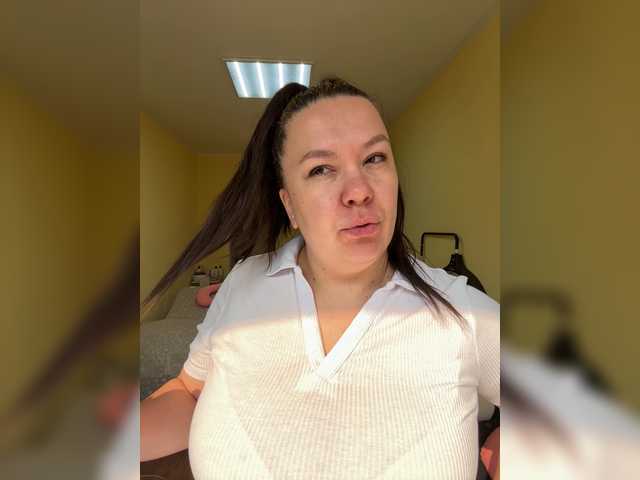 Lady-L live cam on BongaCams
