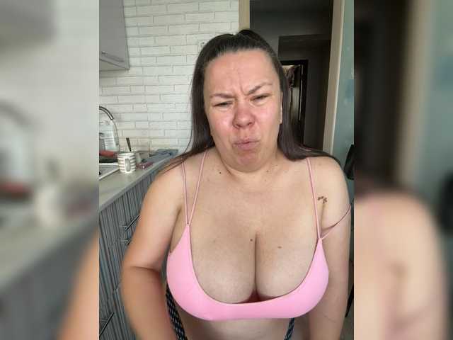 -BuSiNkA live webcam show
