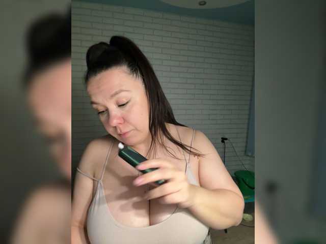 -BuSiNkA live cam on BongaCams