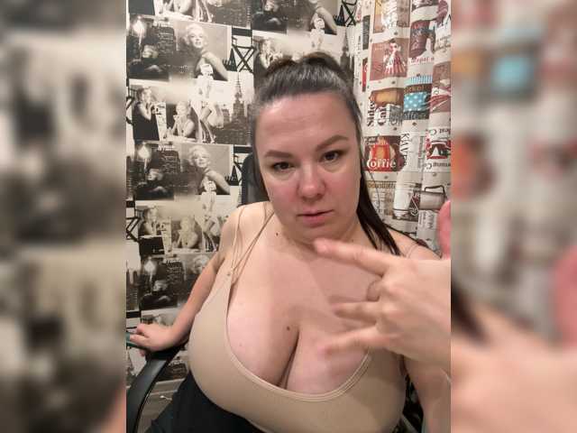 Lady-L live cam on BongaCams