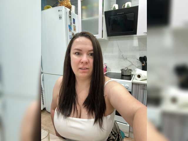 Lady-L live webcam show