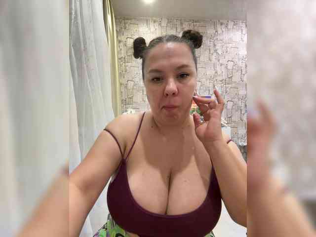 Lady-L's webcam live show