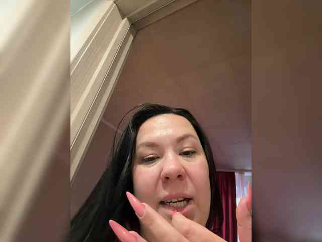 Lady-L Live Webcam on BongaCams