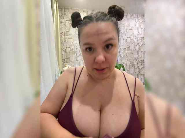 Modella: -BuSiNkA