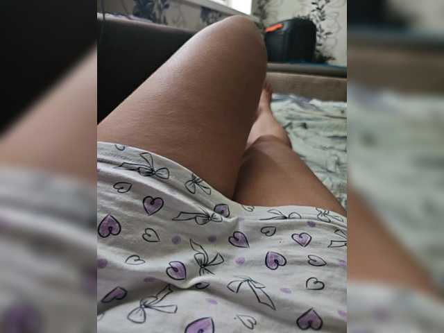 leila17 live webcam show