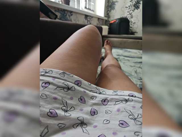 leila17 live webcam show
