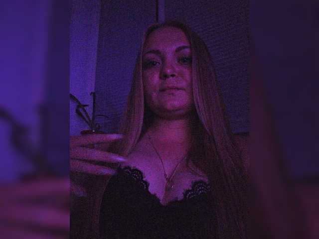 leila17 live webcam show