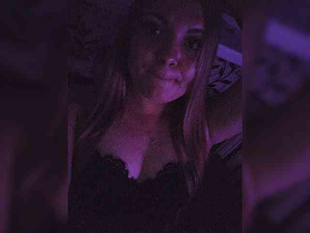 leila17 Live Webcam on BongaCams