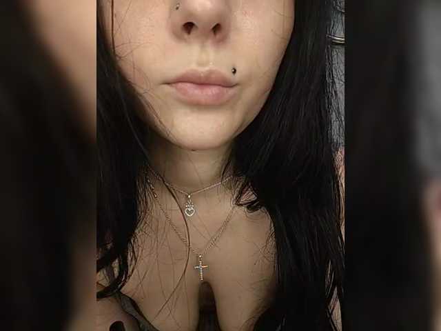Fifine live cam on BongaCams