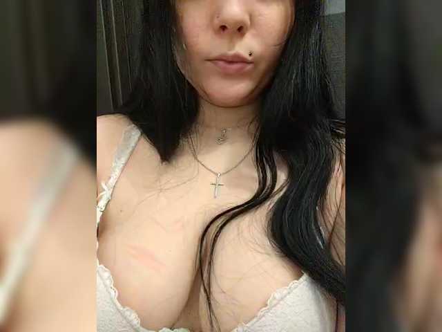 Fifine live cam on BongaCams