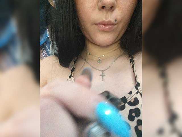 Fifine live cam on BongaCams