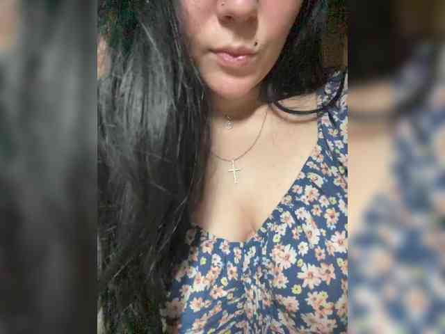 CLeoPatRa7777 webcam