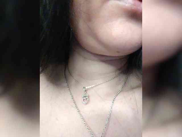 CLeoPatRa7777 webcam