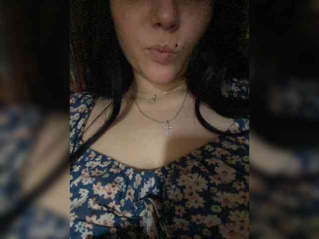 CLeoPatRa7777 webcam