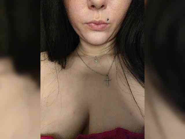 CLeoPatRa7777 webcam