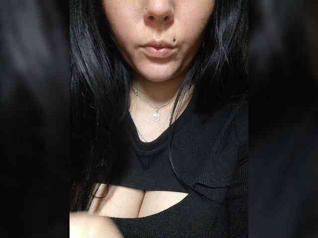 CLeoPatRa7777 webcam