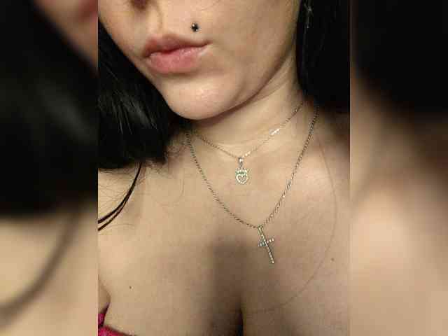 CLeoPatRa7777 webcam