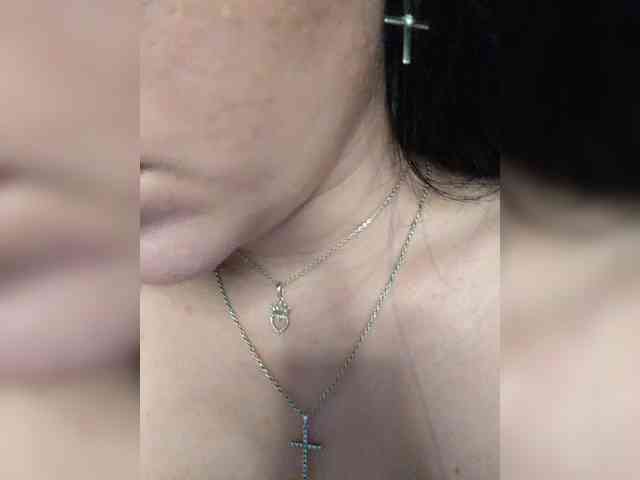 CLeoPatRa7777 webcam