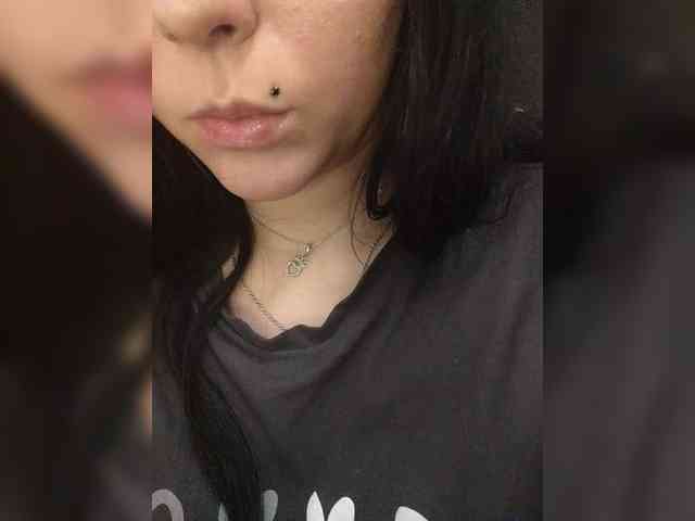 CLeoPatRa7777 webcam