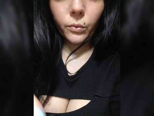 CLeoPatRa7777 webcam