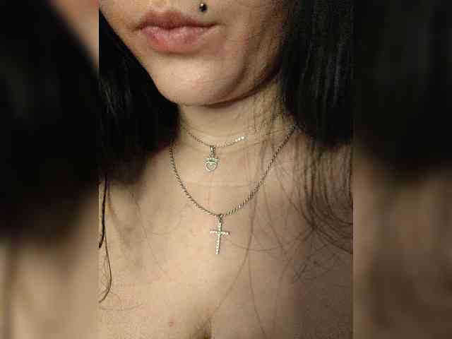 CLeoPatRa7777 webcam