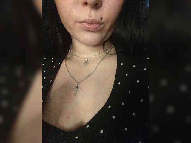 CLeoPatRa7777 webcam