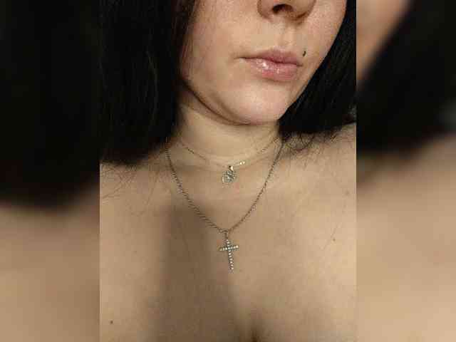 CLeoPatRa7777 webcam