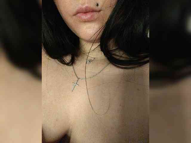 CLeoPatRa7777 webcam