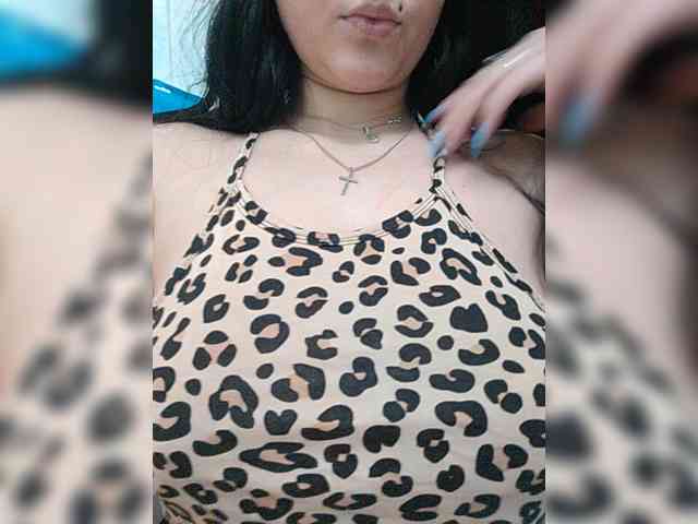 CLeoPatRa7777 webcam