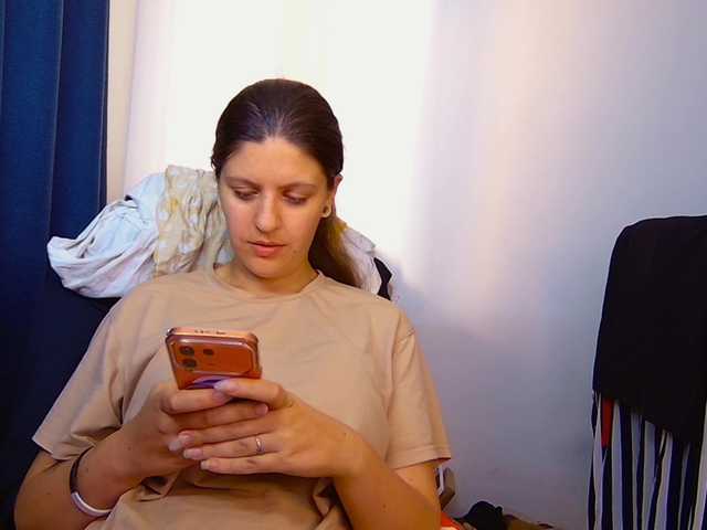 ann-mikele live cam on BongaCams