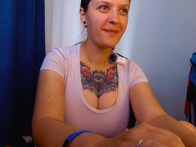 ann-mikele live cam on BongaCams