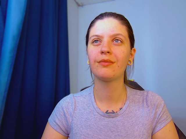 ann-mikele live cam on BongaCams