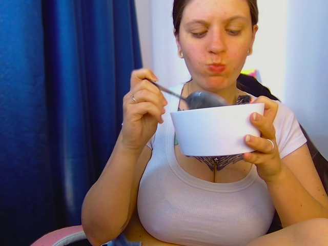 ann-mikele live cam on BongaCams