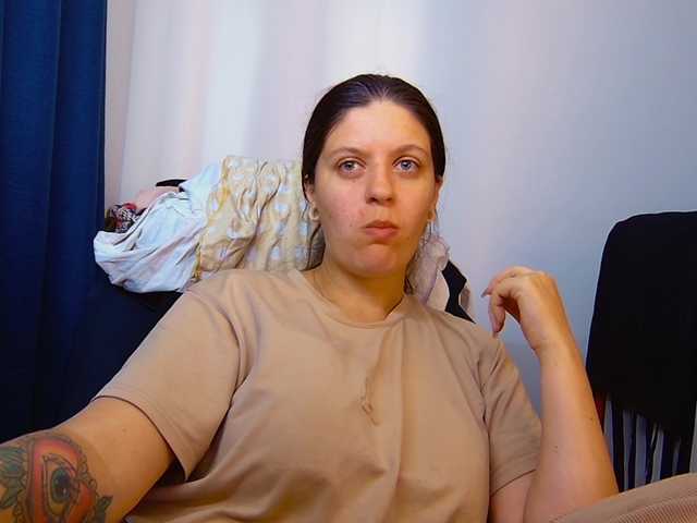 ann-mikele live cam on BongaCams