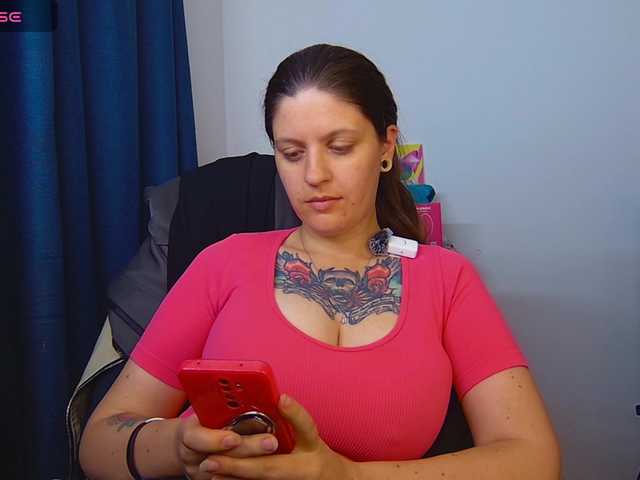 ann-mikele live sex