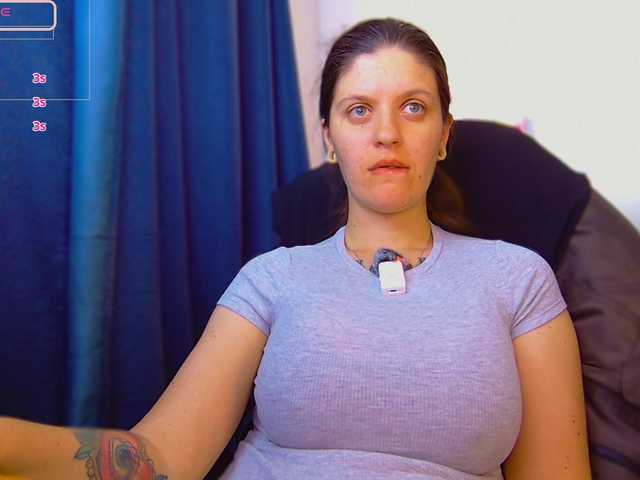 ann-mikele live cam on BongaCams