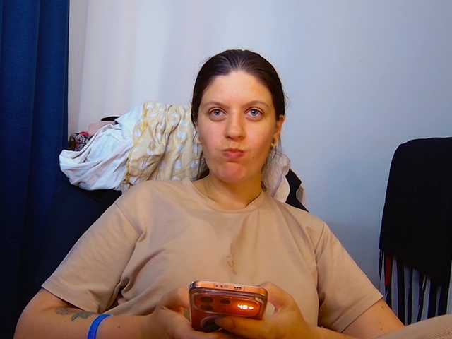 ann-mikele live cam on BongaCams
