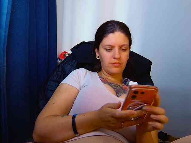 ann-mikele webcam