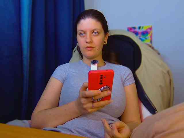 ann-mikele webcam